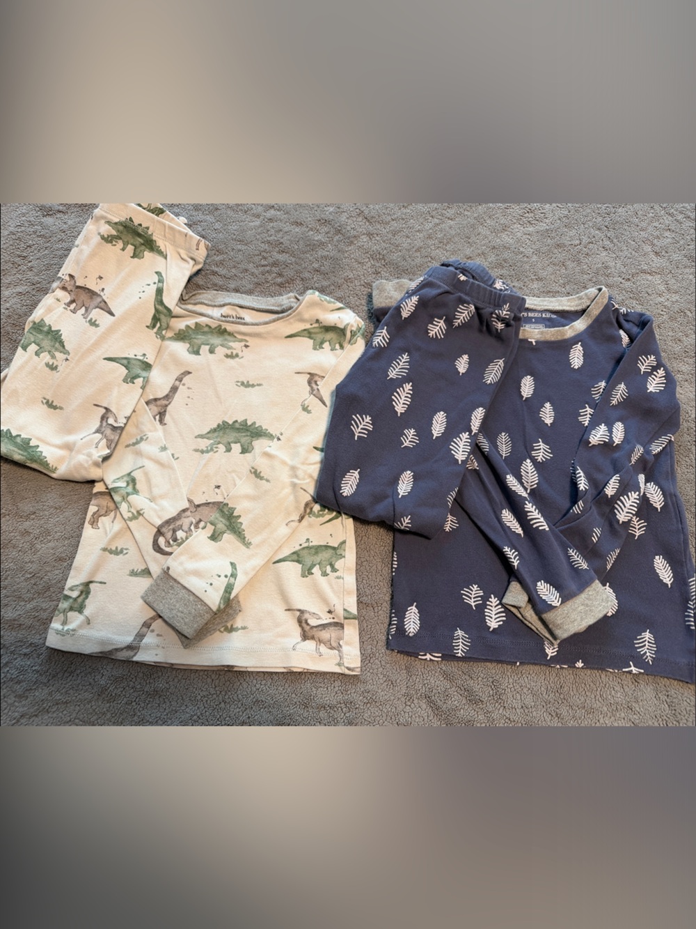 Burt’s Bees Bundle of 2 organic cotton pajama sets size 5. Dinosaur and Leaves